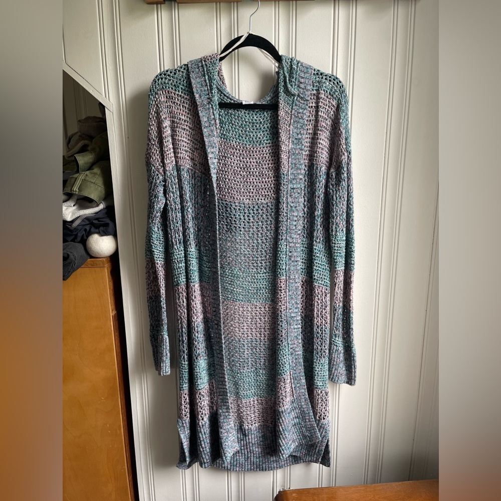 Gap sweater